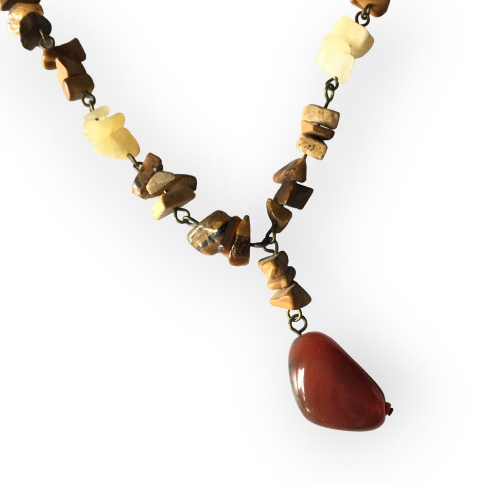 Stone chip natural materials neutral tone Y-necklace